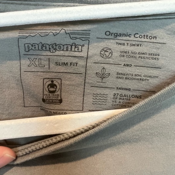Patagonia T Shirt - Picture 2 of 3